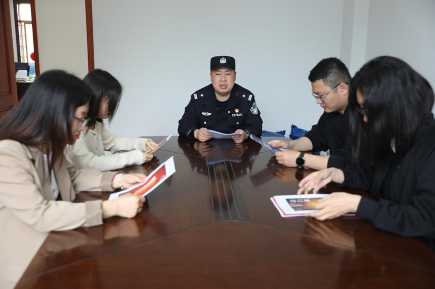 護(hù)企進(jìn)行時(shí)！徐霞客派出所開展國家安全教育、打擊網(wǎng)絡(luò)謠言宣傳進(jìn)企業(yè)活動(dòng).